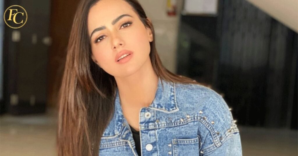 sana-khan-old-photos